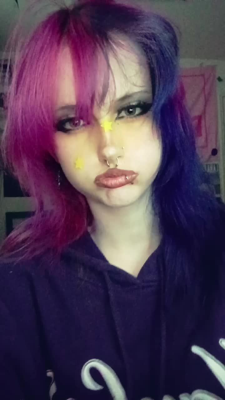 @𖣂