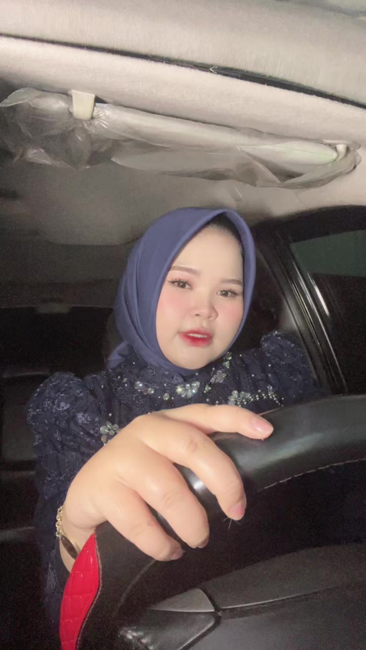 @Nisaa18