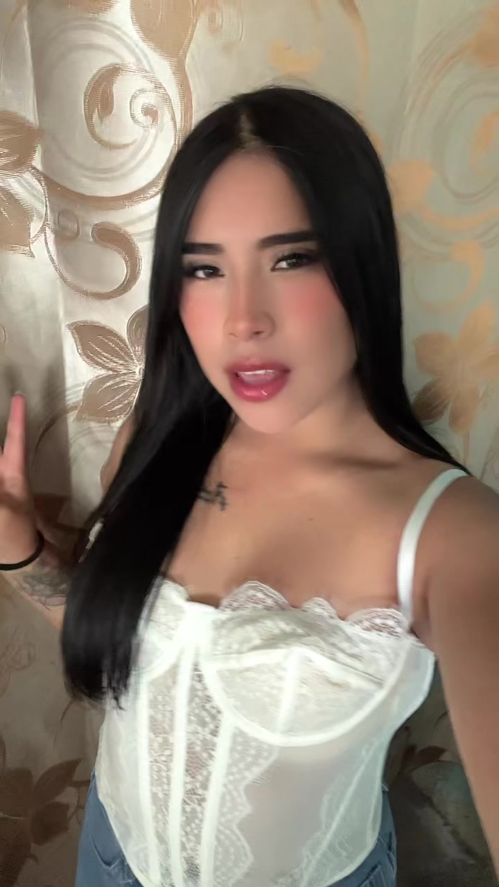 @oliviaarenaz