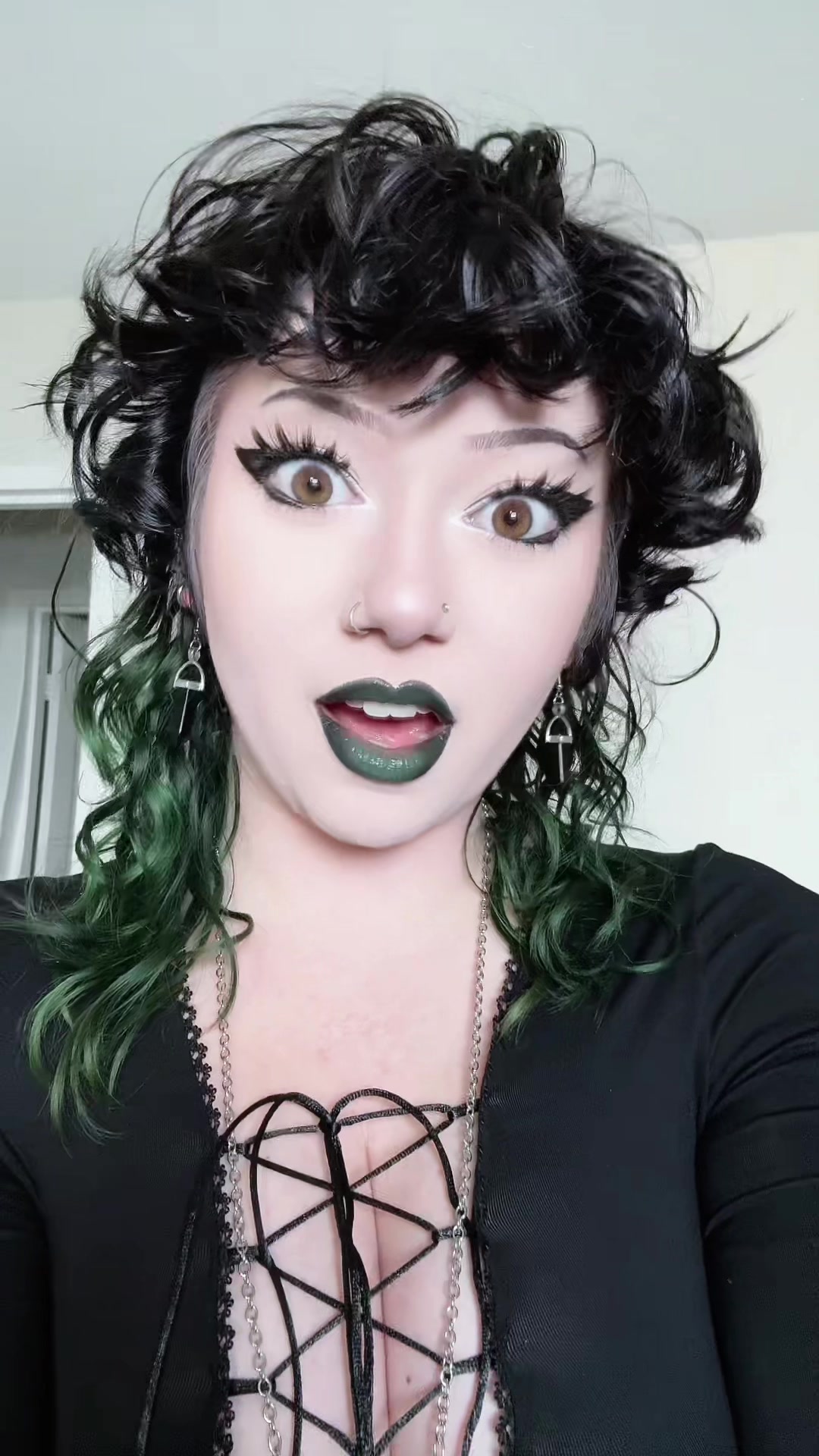 @succubuss.princuss