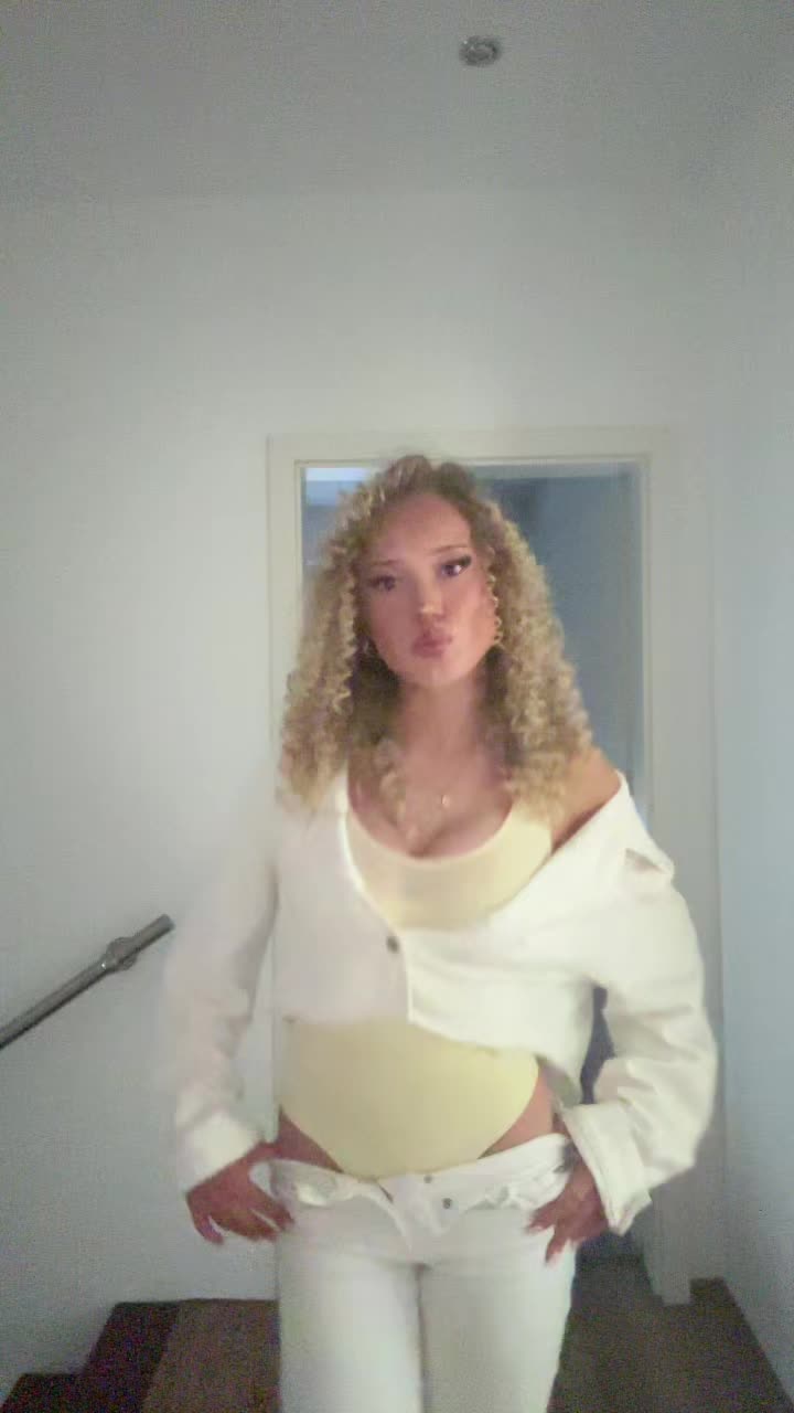 @_leasofie_