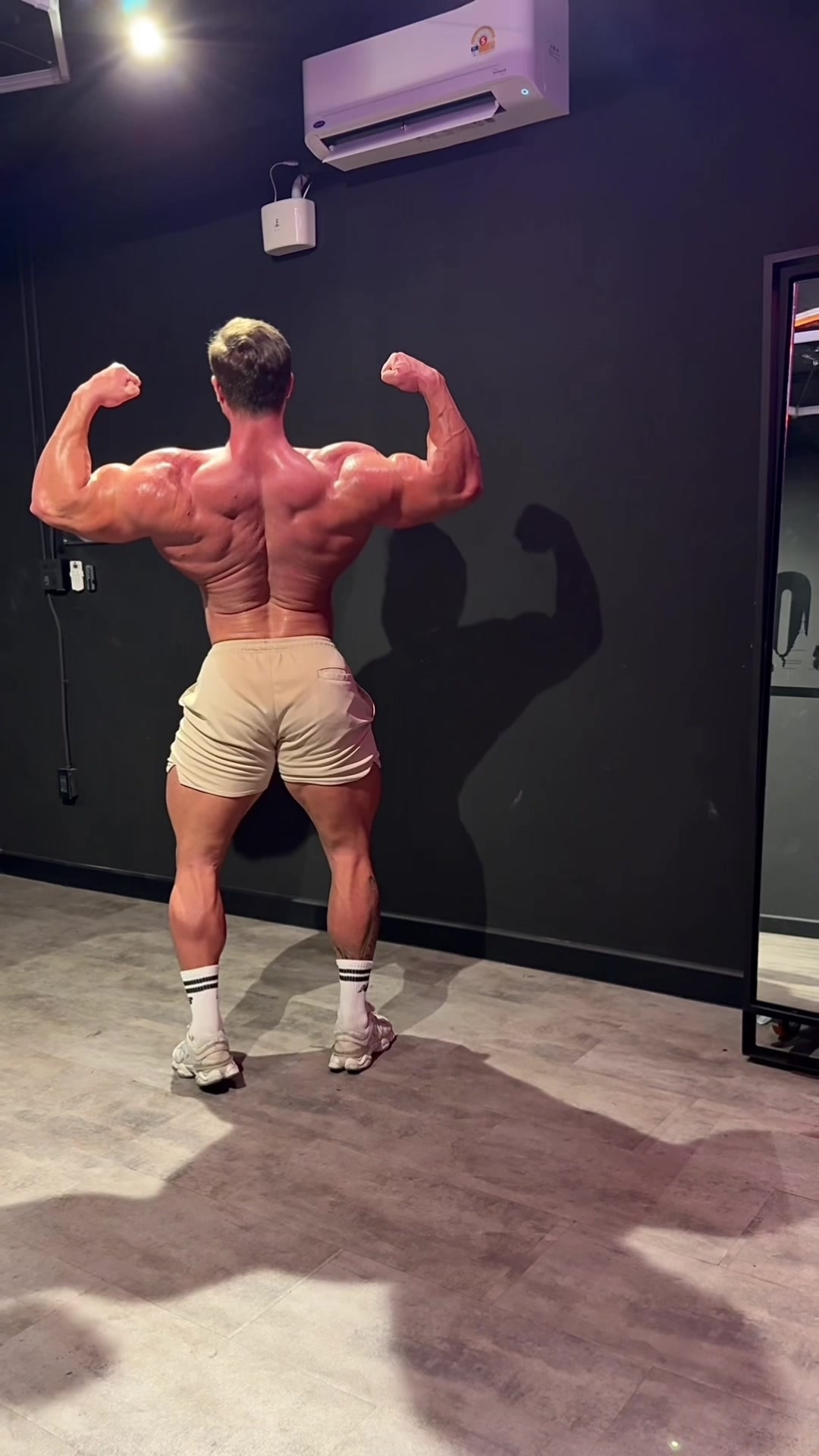 @anton_khrust