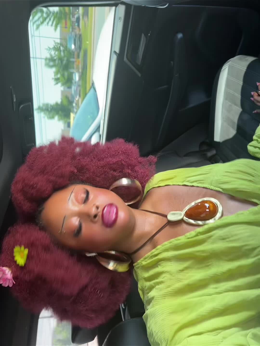 @the_girleexperience
