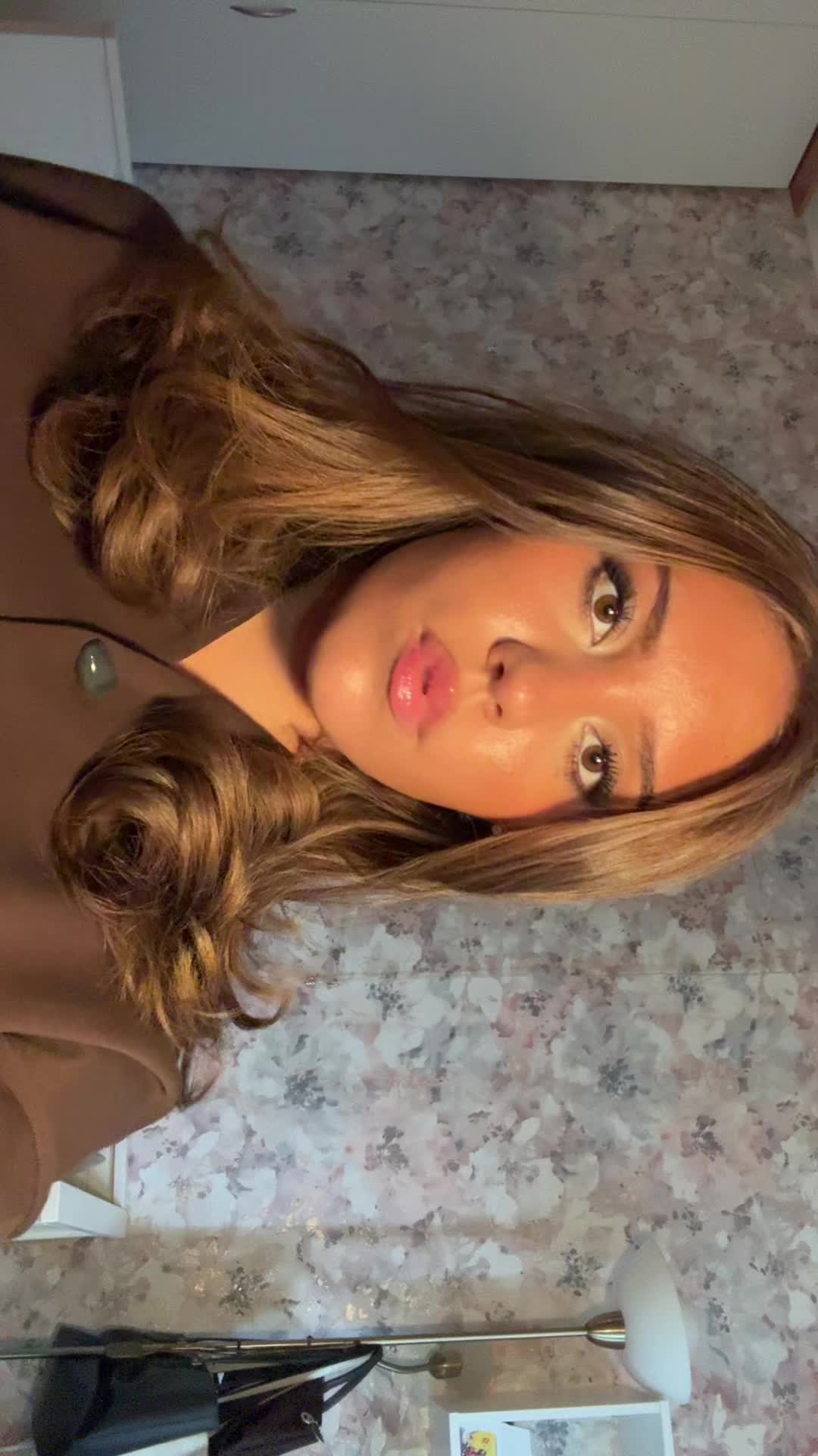 @Alyona
