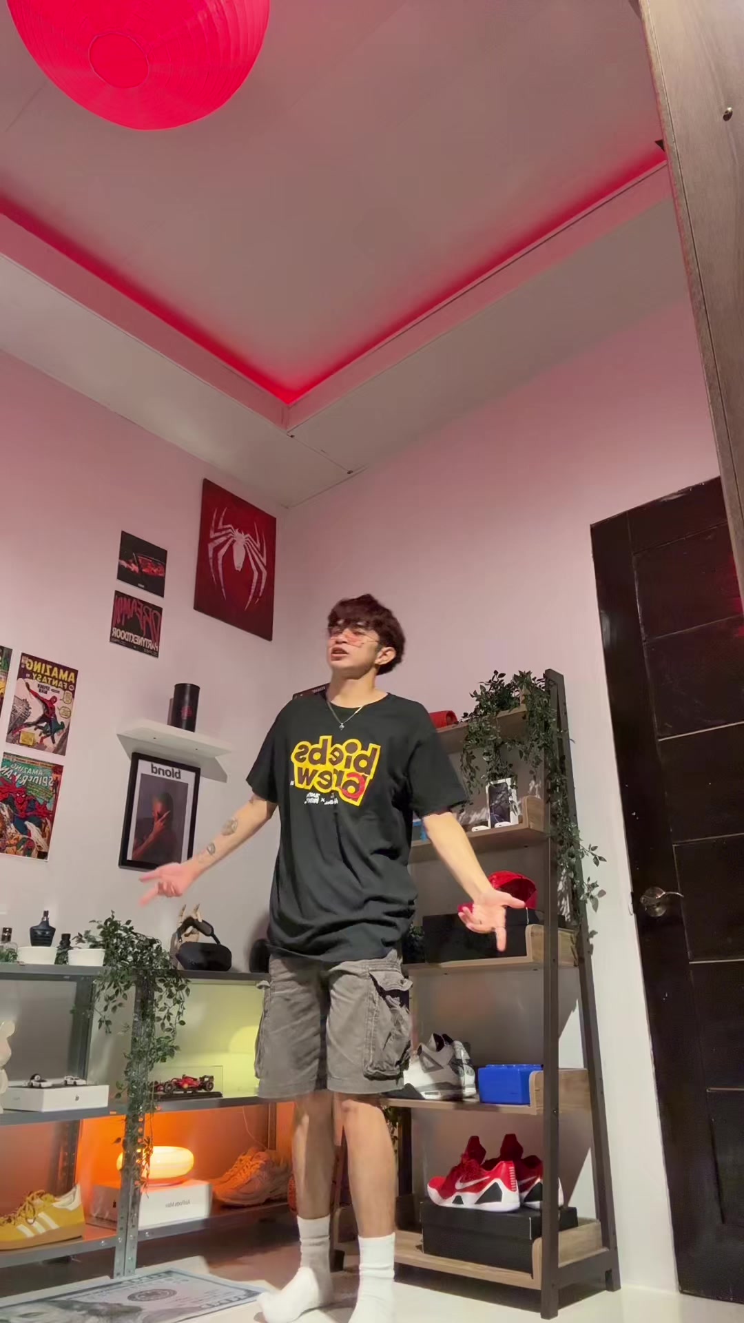 @Jo.
