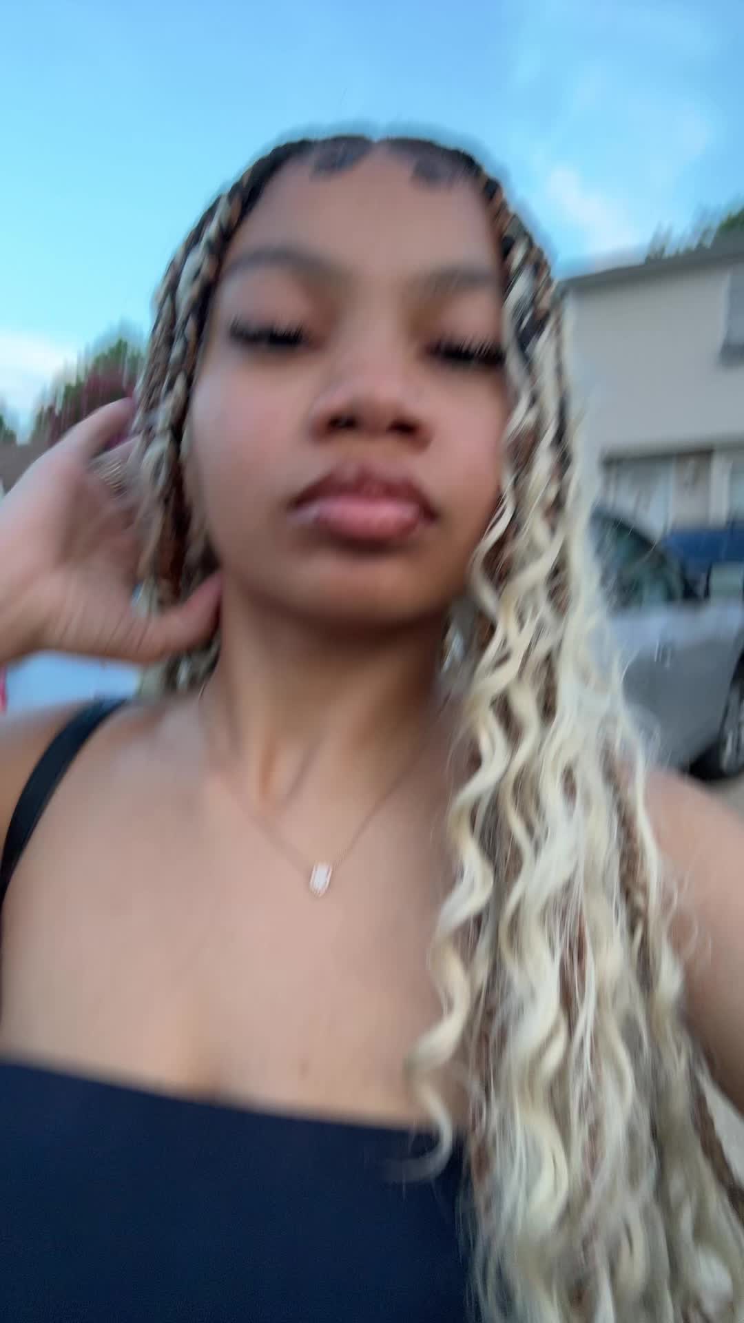 @fall4riah