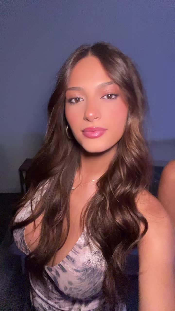 @Sabrina Isabel