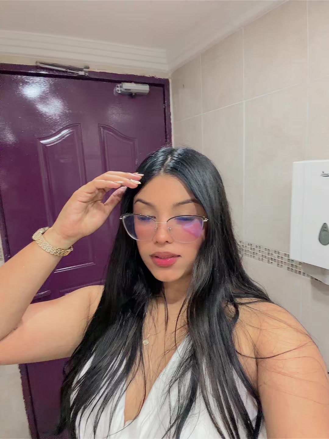 @Isisadarve