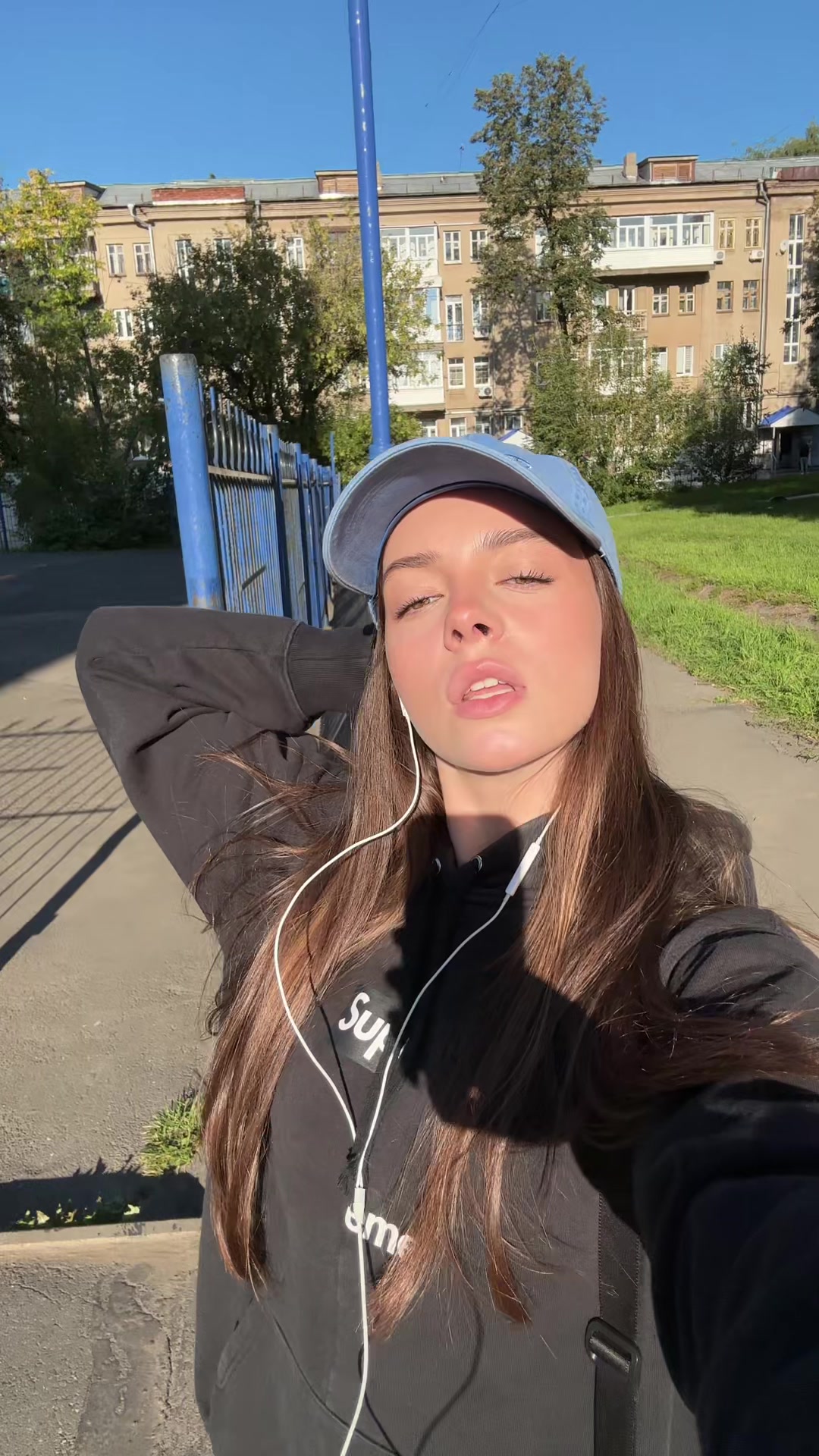 @полина🤲🏻