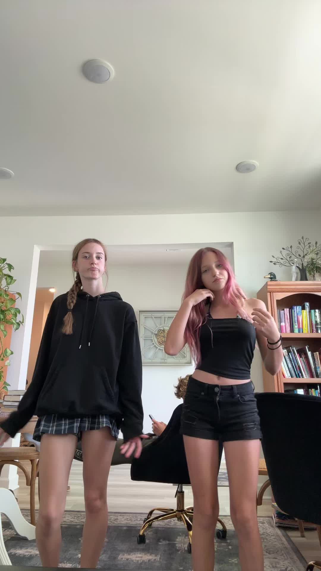 @Your fav girl