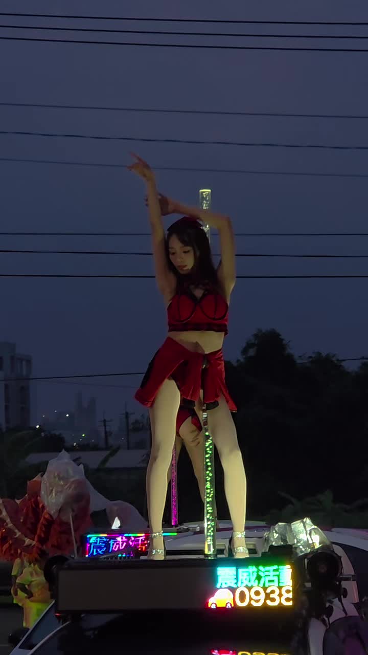 @帥哥跑廟會