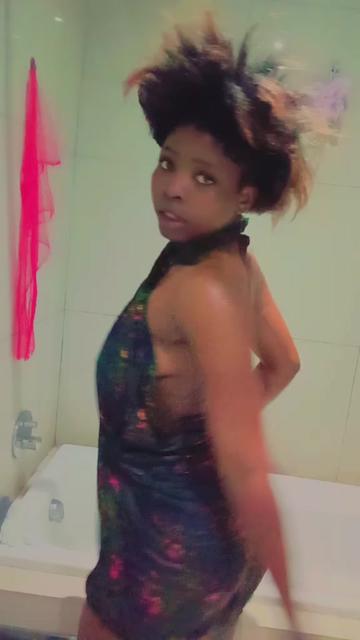 @sexy lady Zim 😍