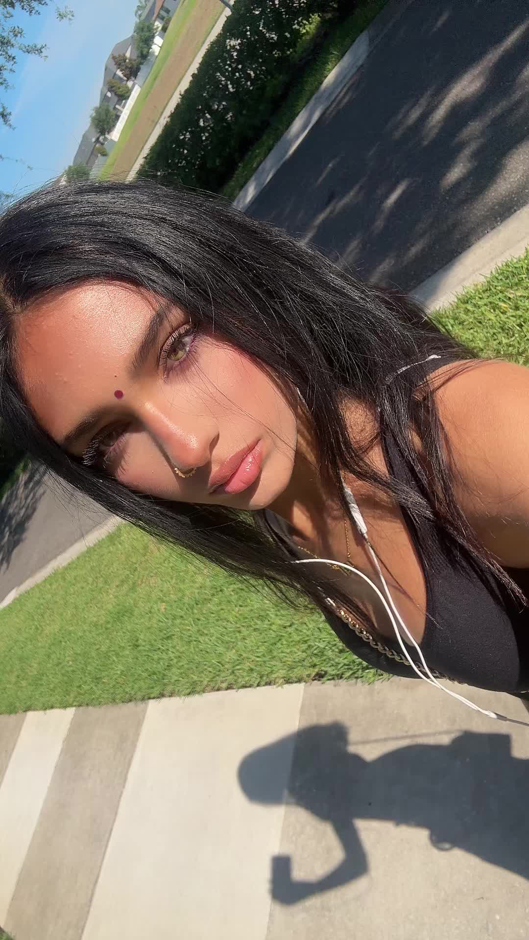 @•𝓪𝓿𝓪•