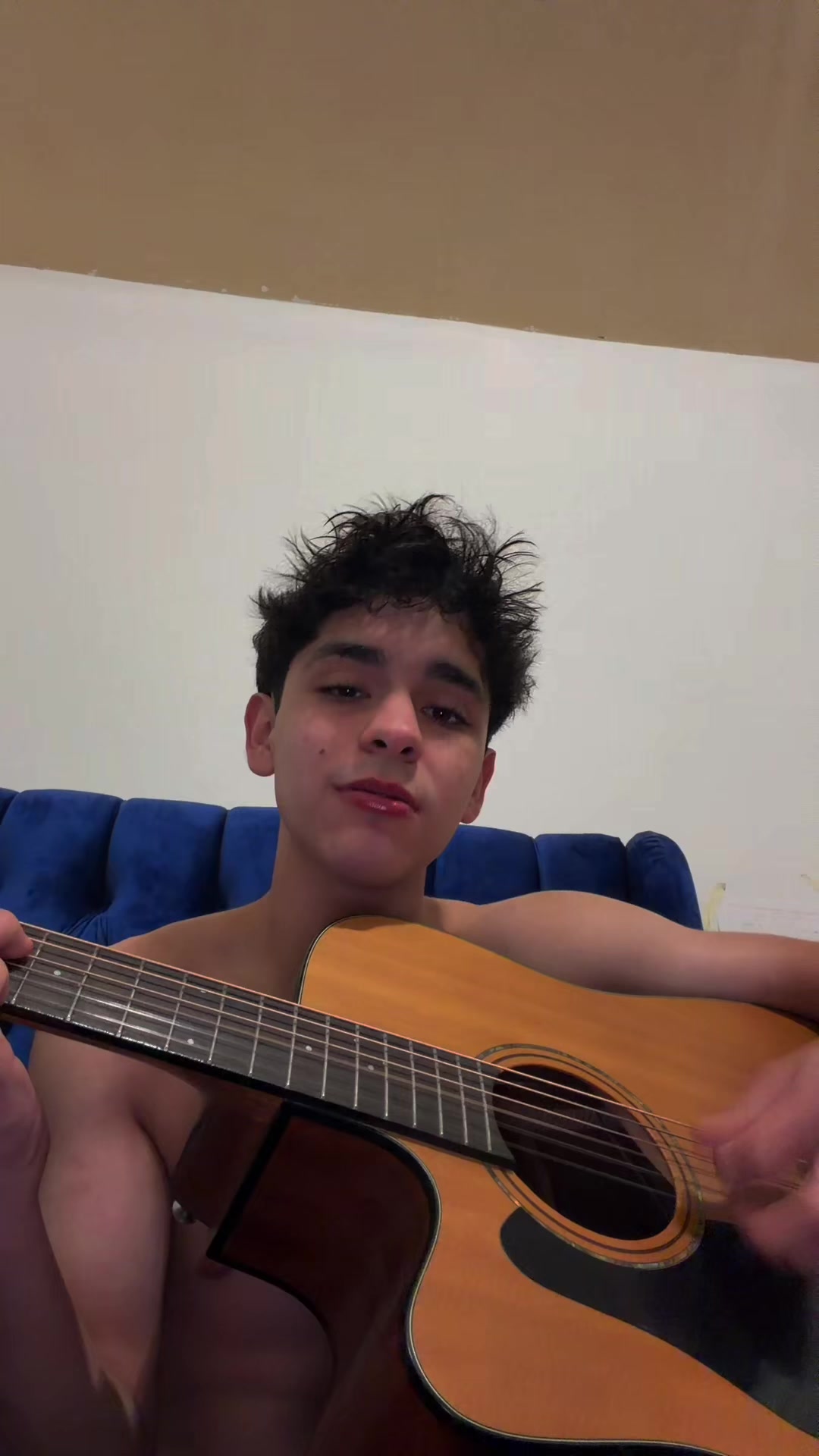 @leonelliveeee
