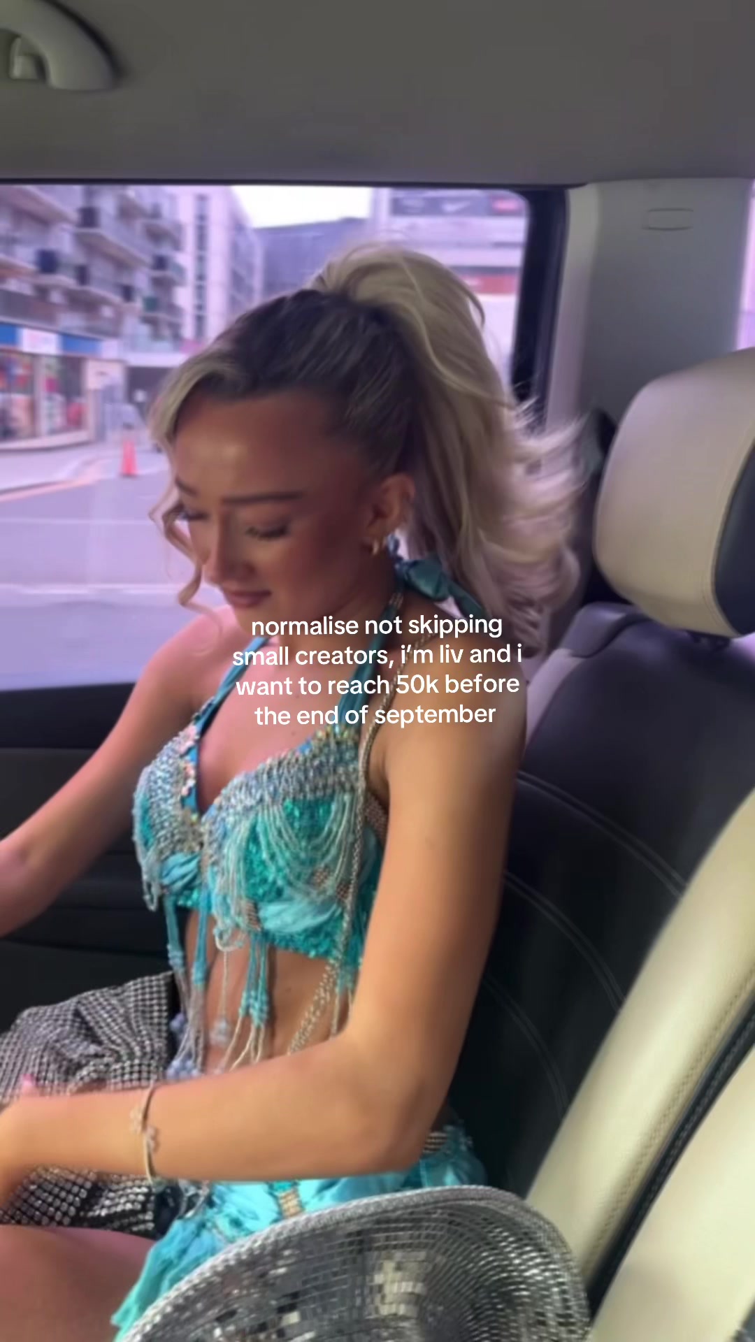 @livhowellll