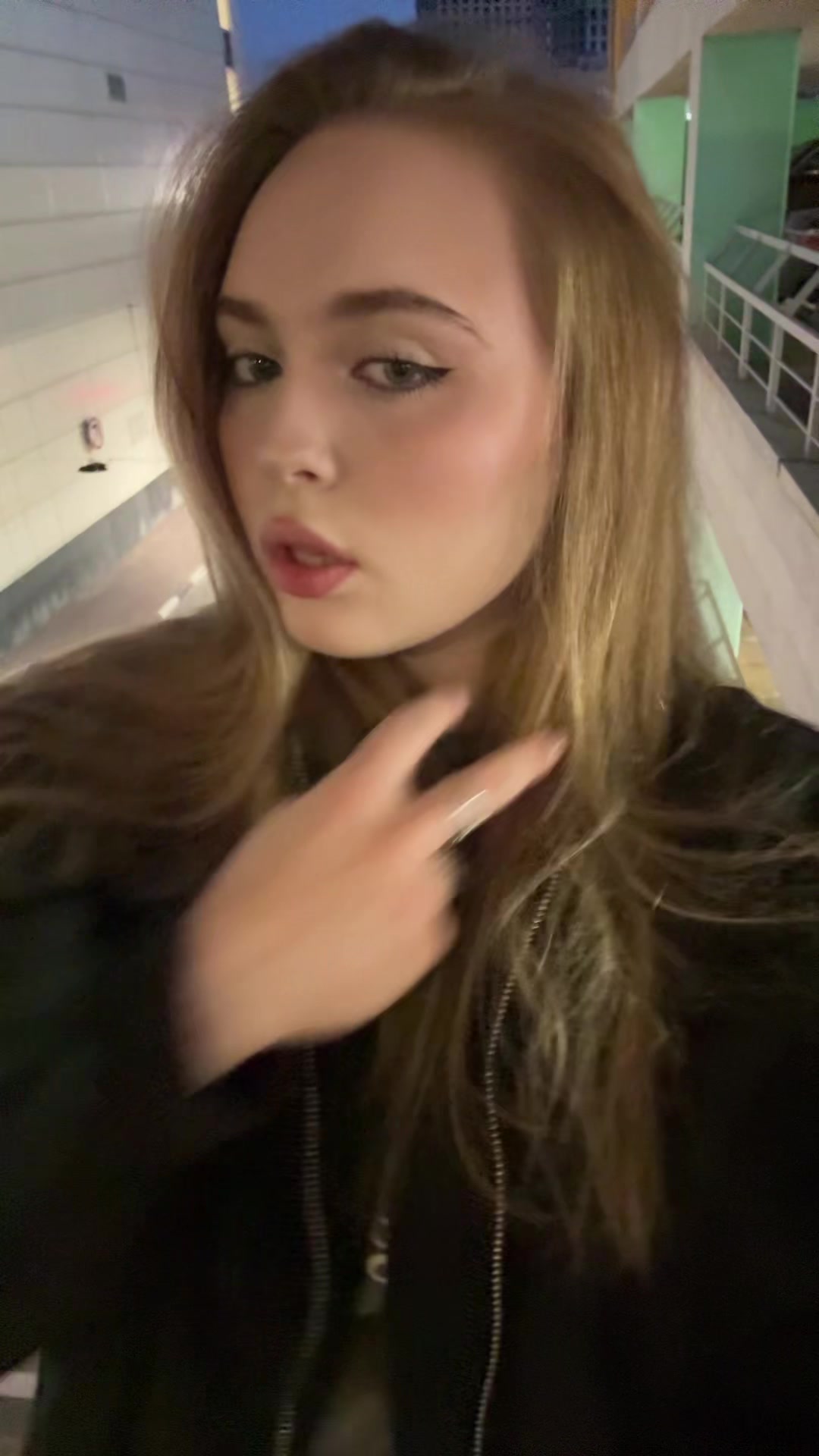 @blondiieangel