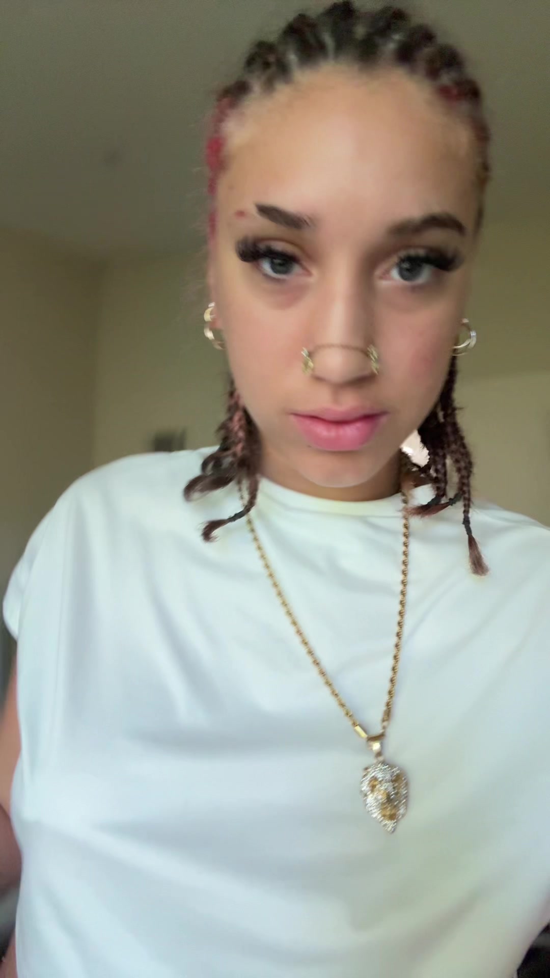 @Nichole_11_
