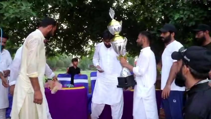 @Taiمooر ßiن Riázبٹ 💫