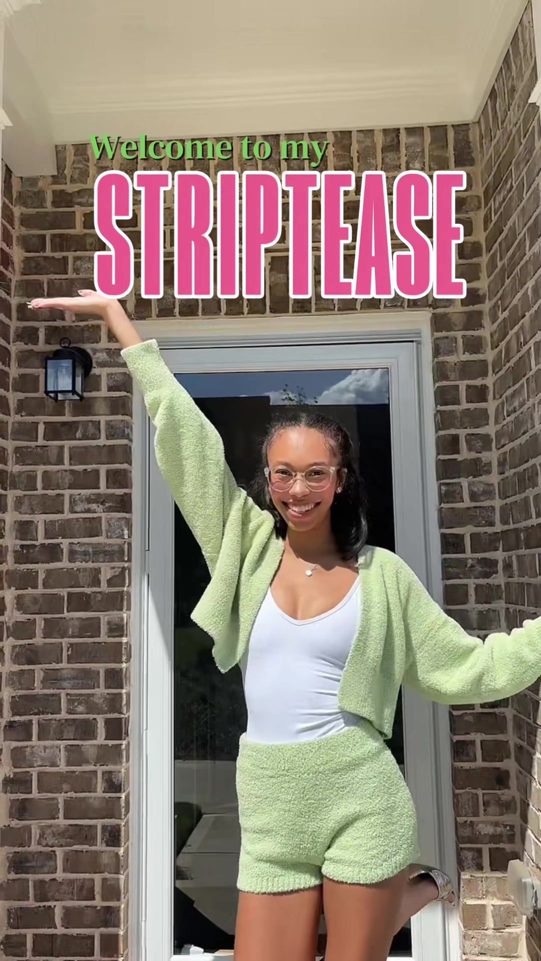@AYSIA NICOLE