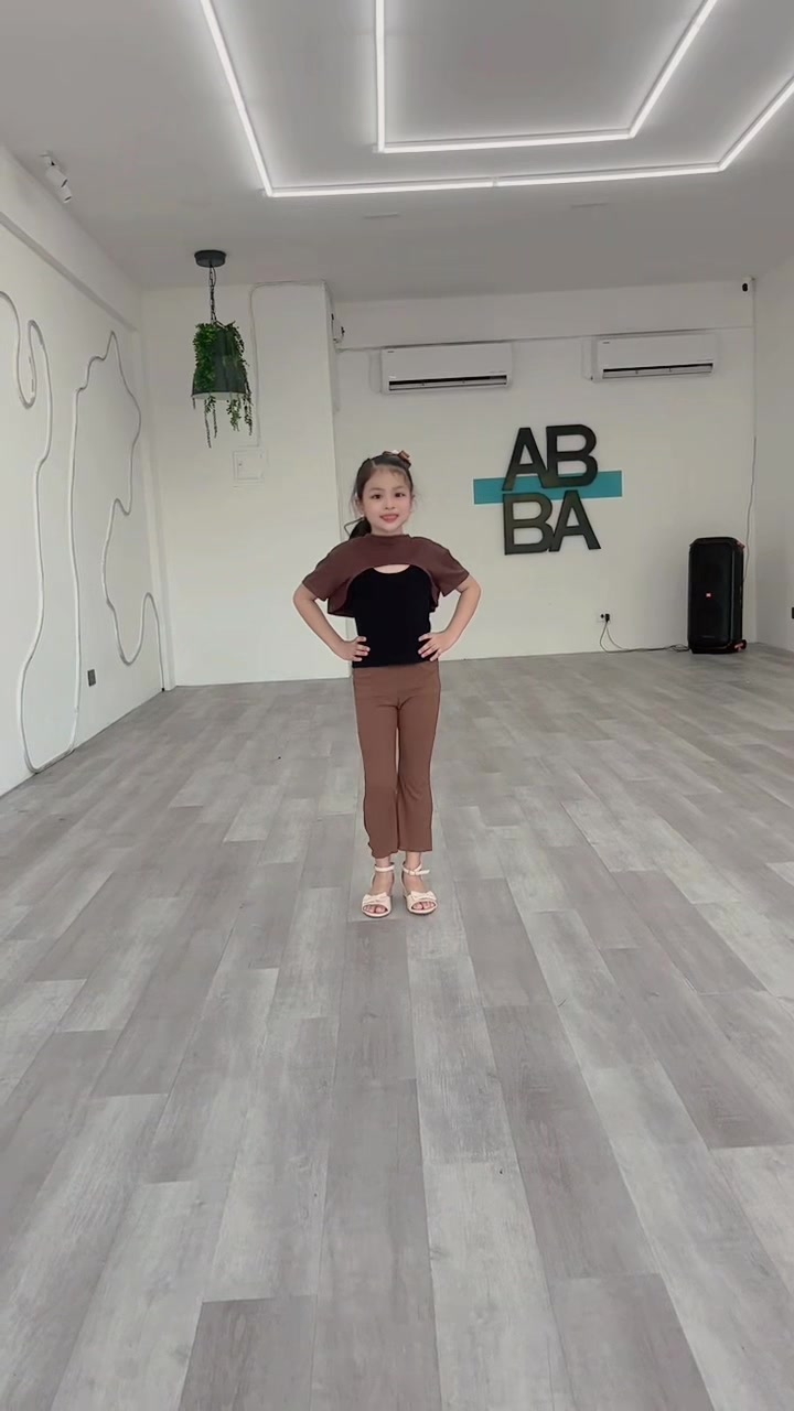 @QueenAprilSHOP