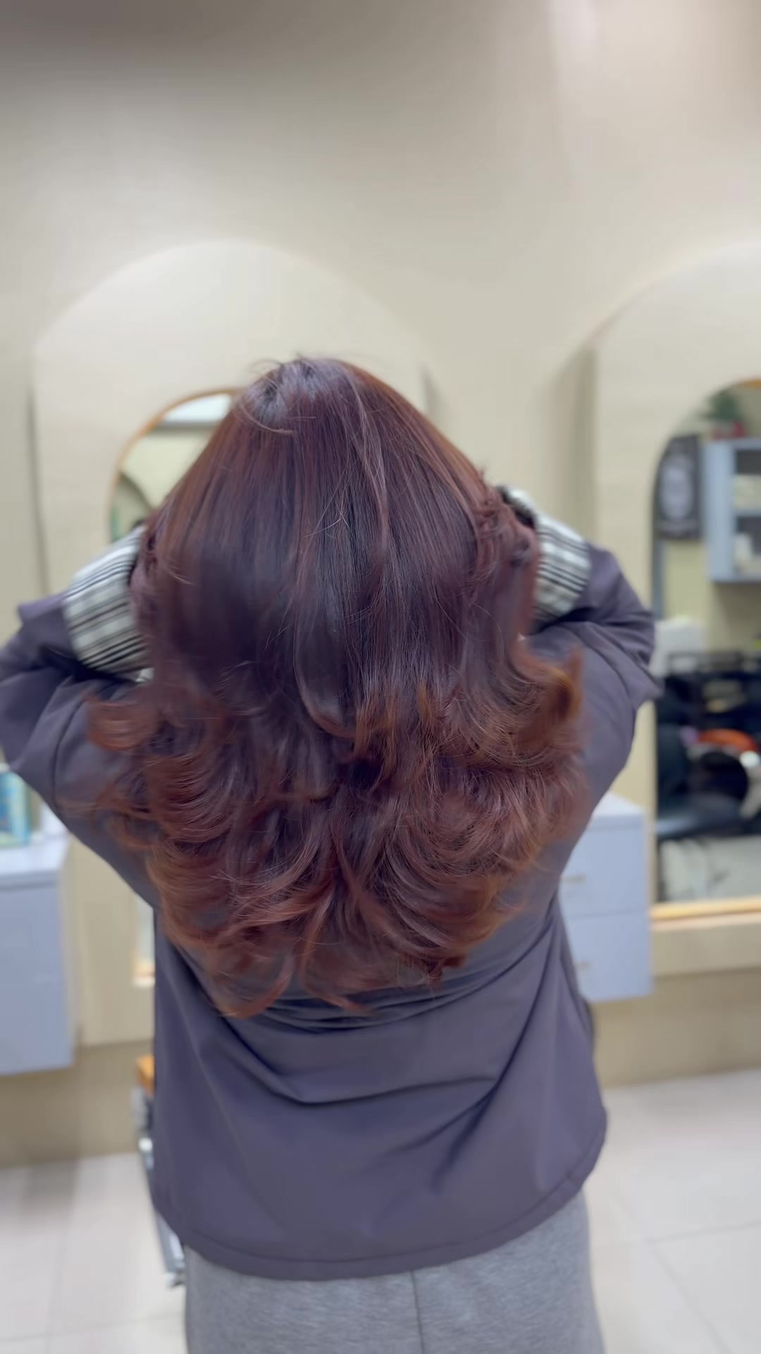 @Looks unisex salon
