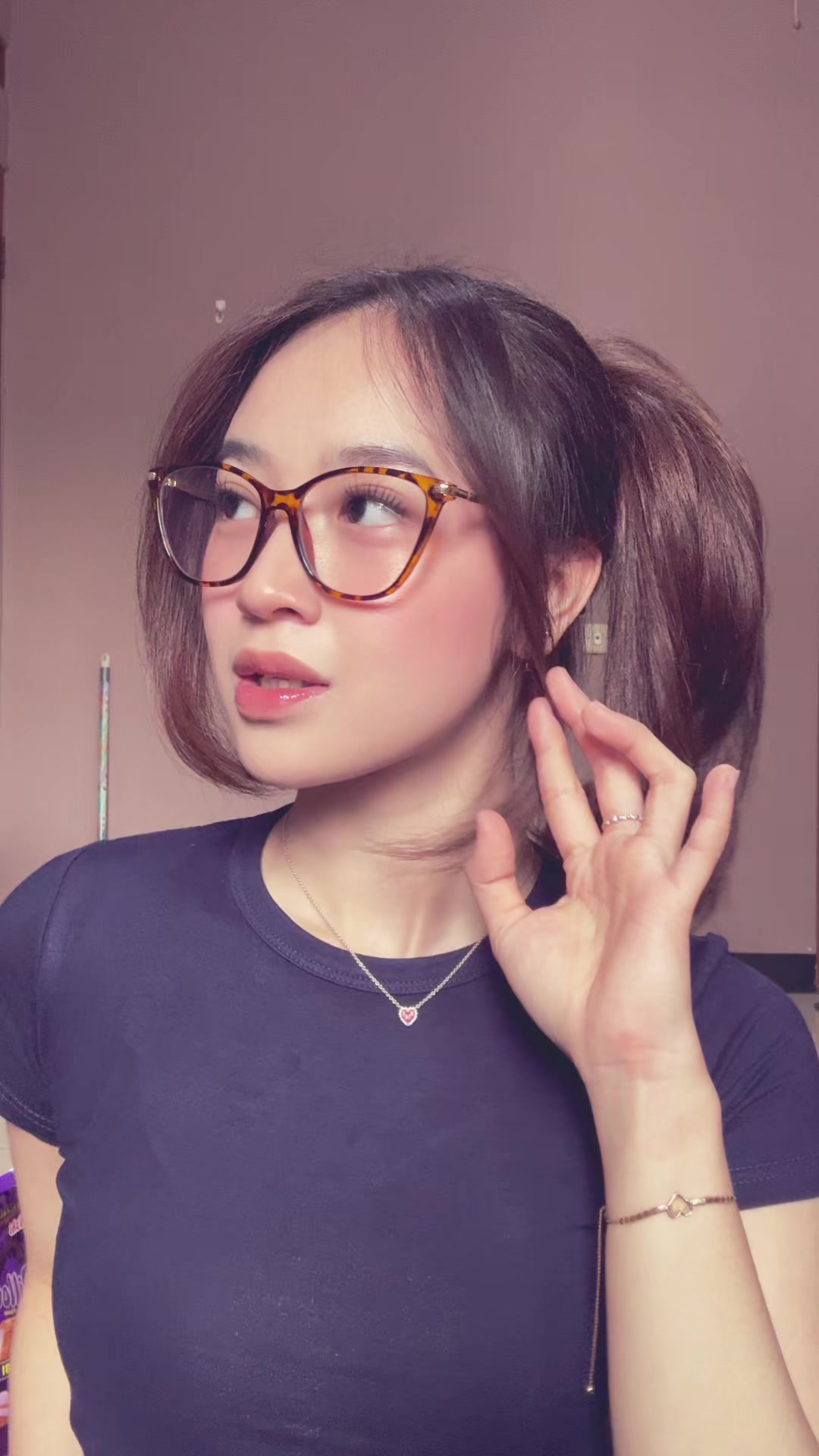 @𝒩