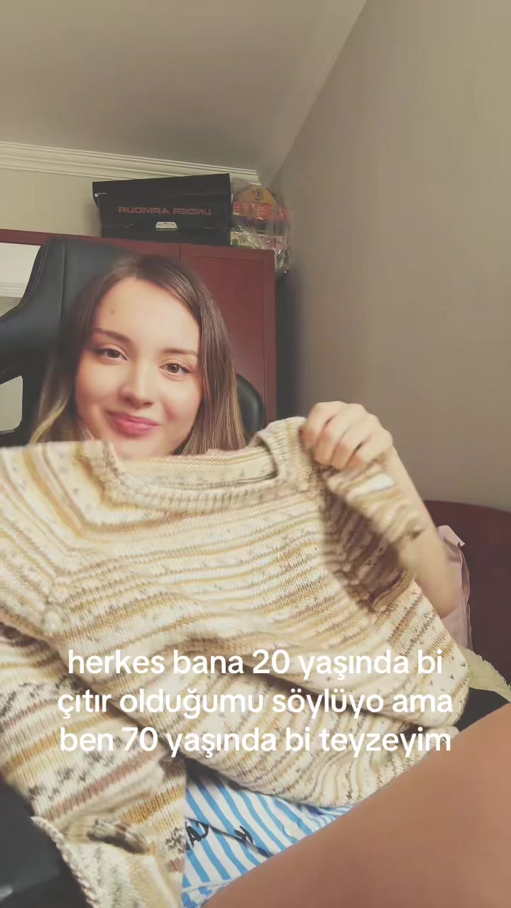 @🦦