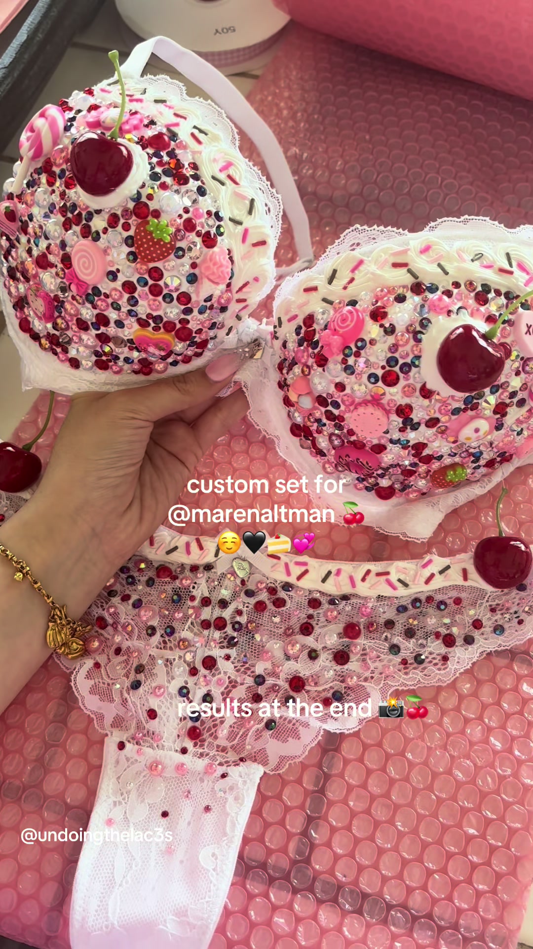 @undoing the laces 🧁🎀