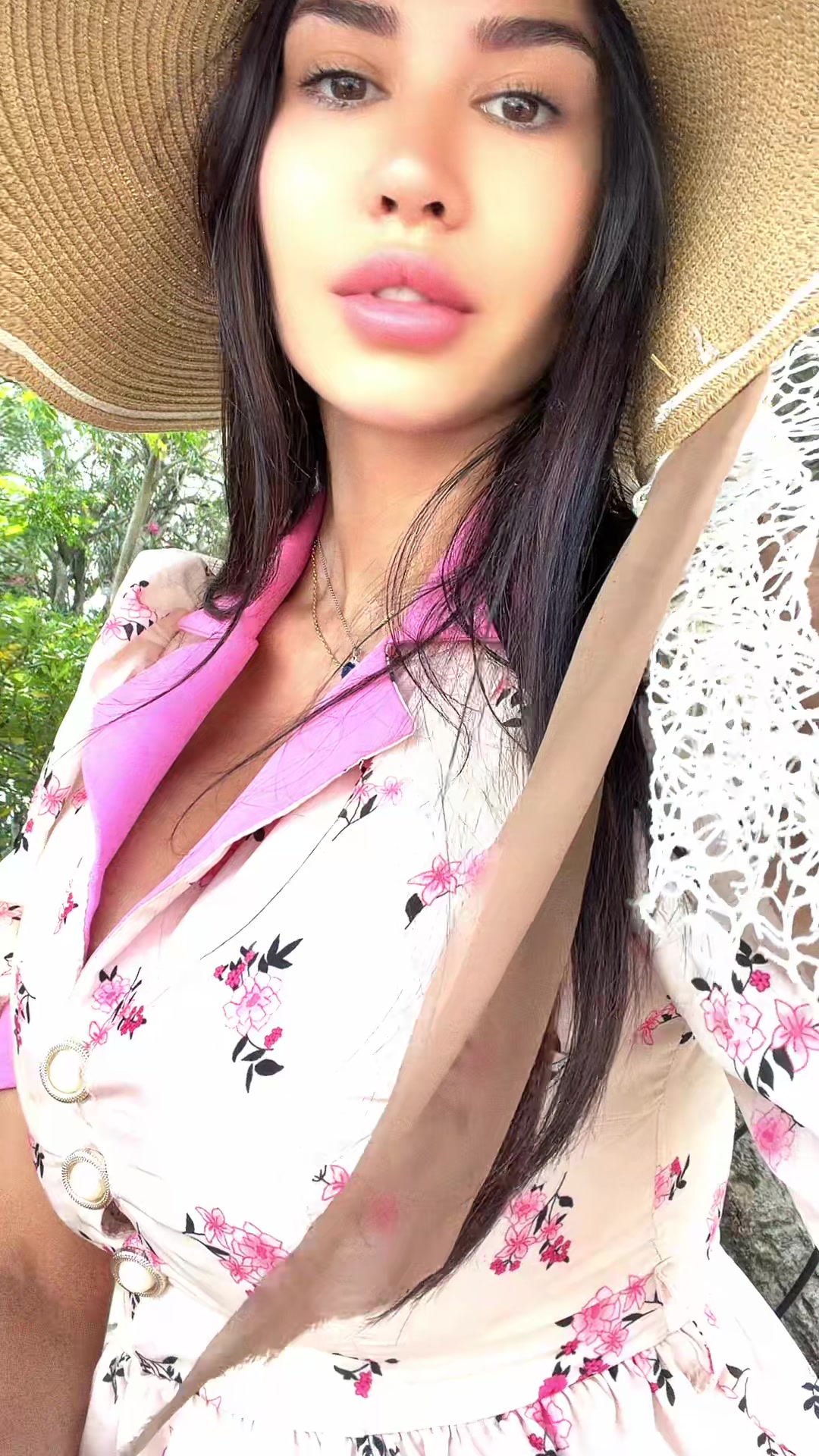 @elenadostic