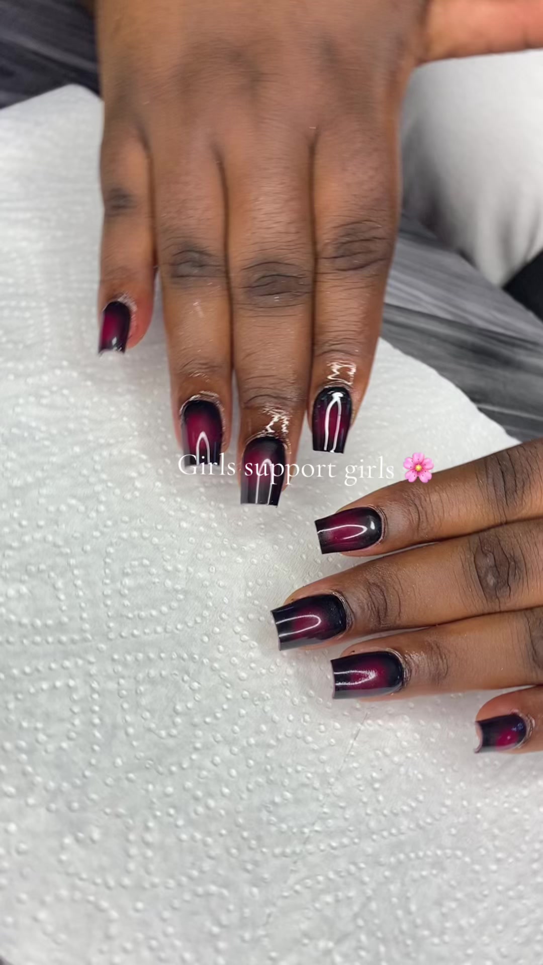@Girls support Girls 🩷💅