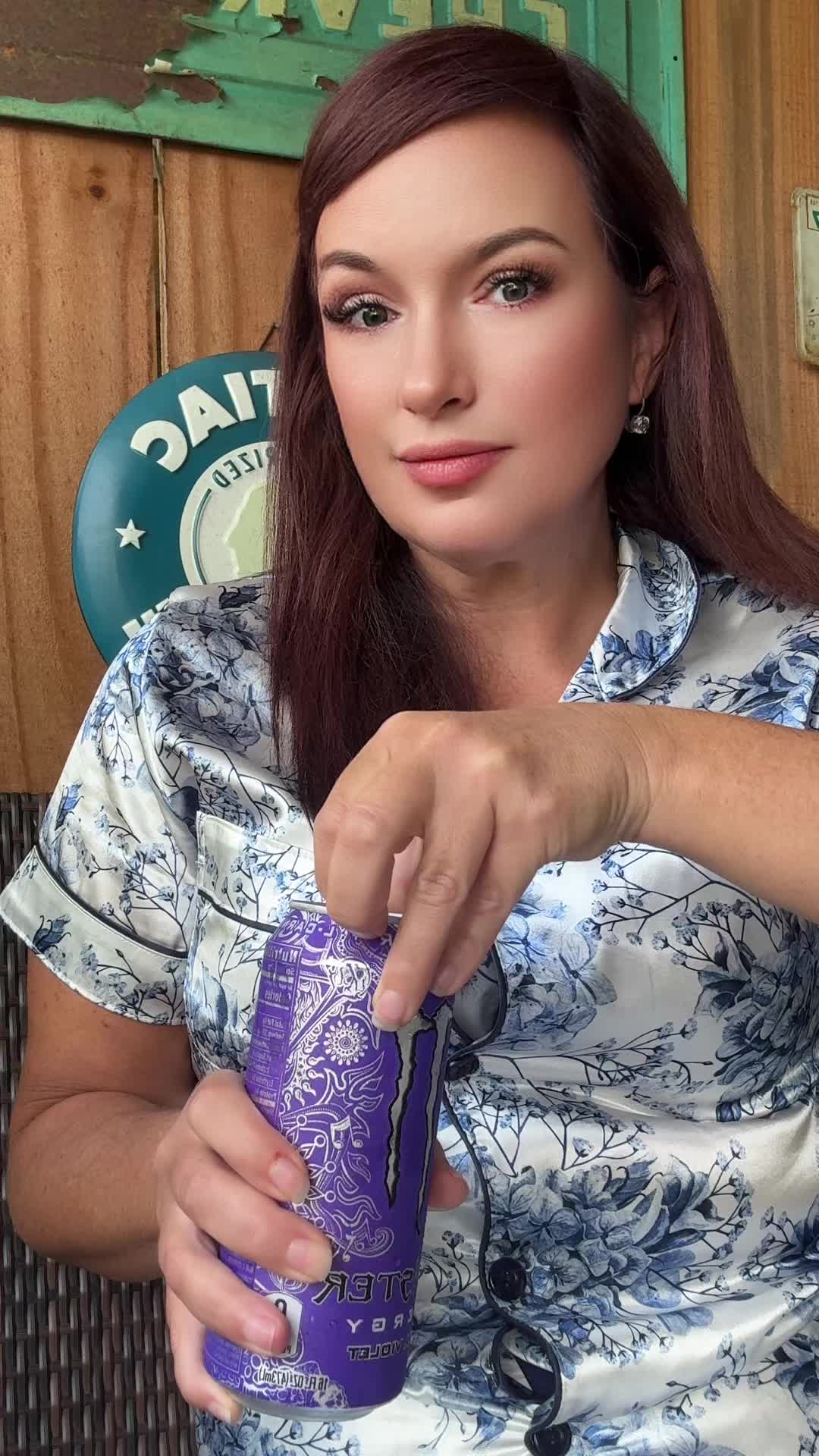 @Nicole Dee