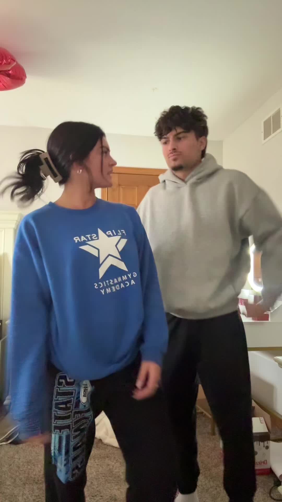 @dumbbrunette