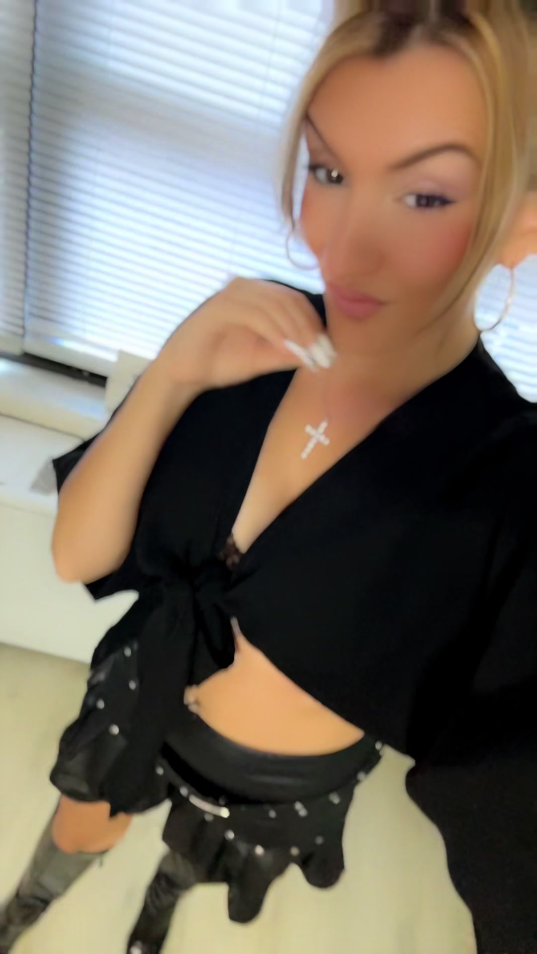 @sabrinakaraqi