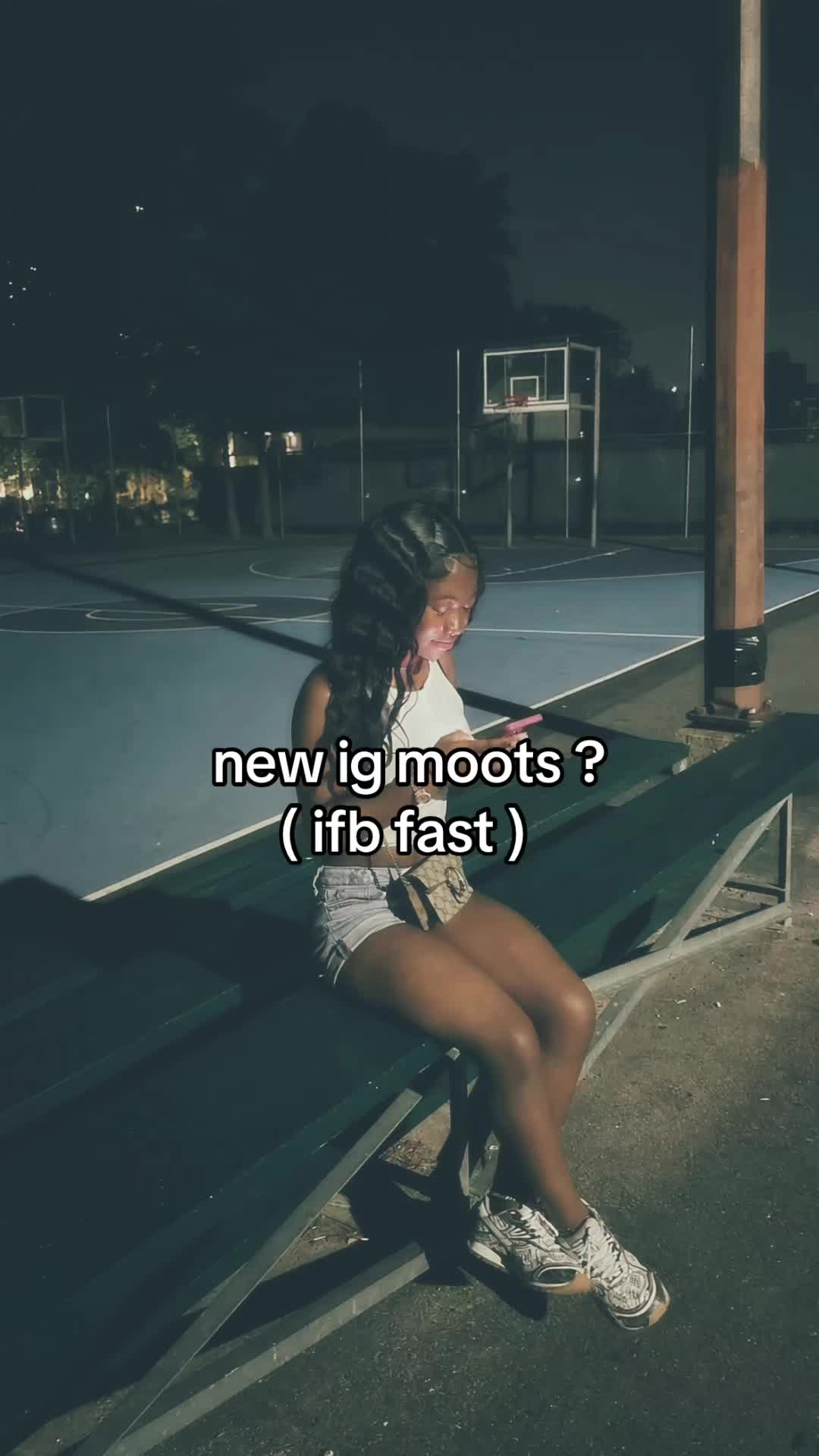 @ᥫ᭡.