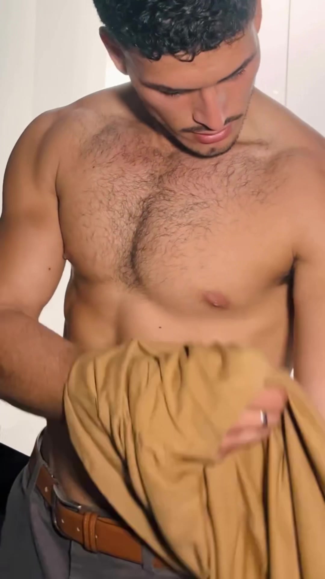 @LatinaUniversal