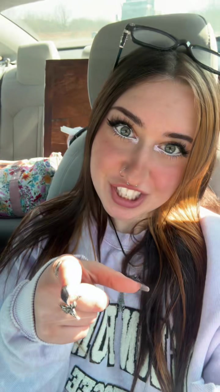 @Emileejo_