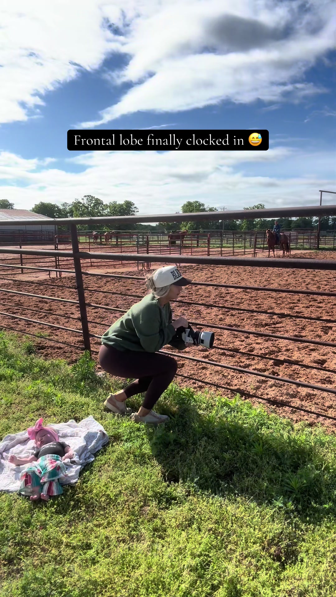 @HOLLY|RANCH WIFE & SAHM