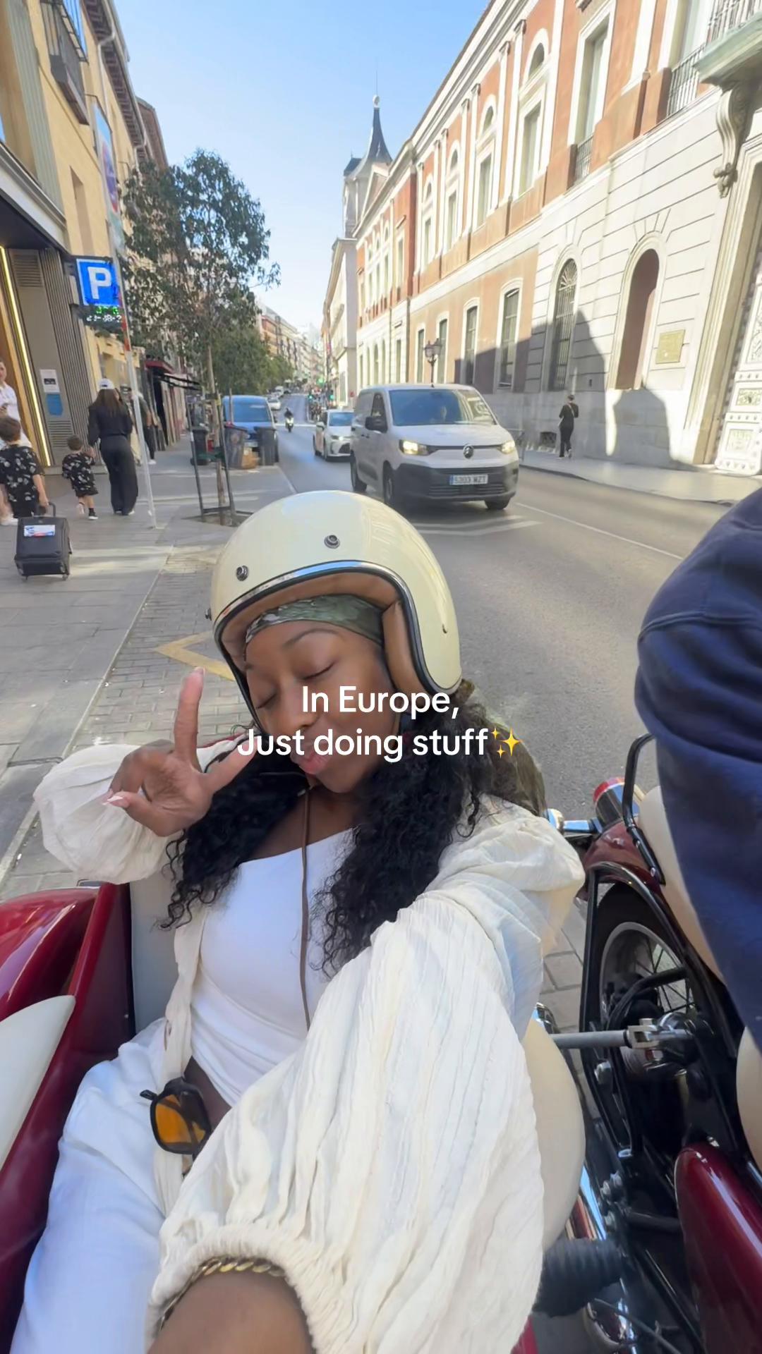 @AngelineLala