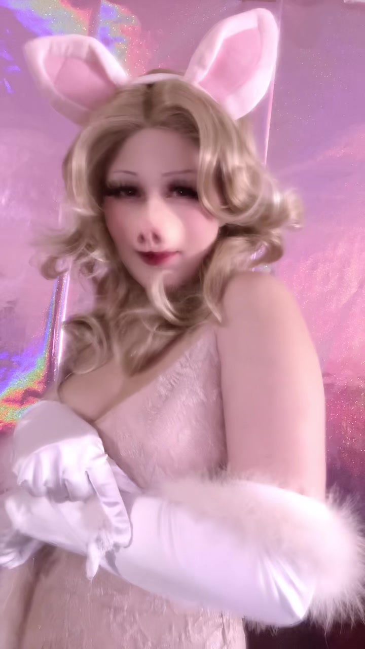 @HonneBeeCos