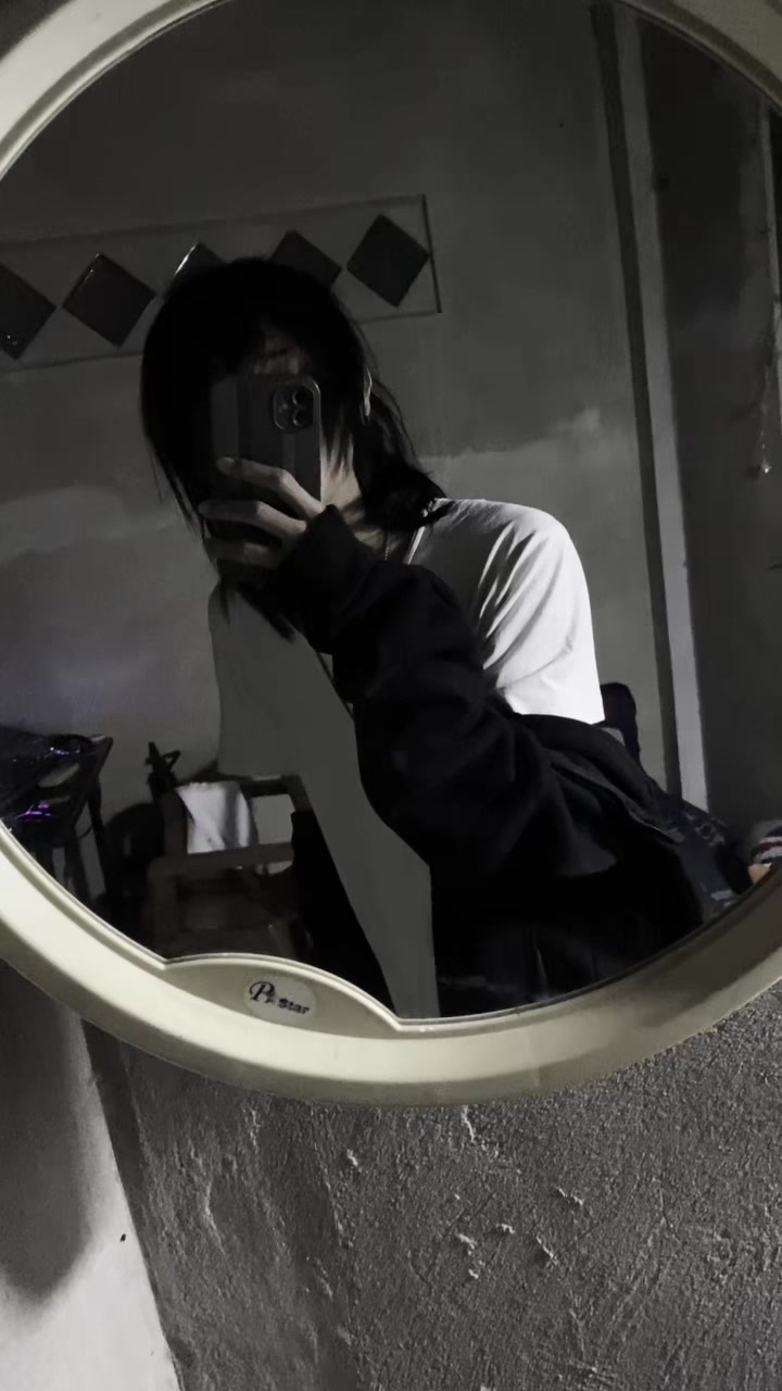 @l0ren_9