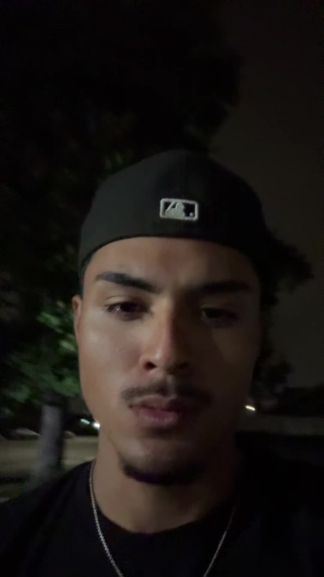 @𝒩