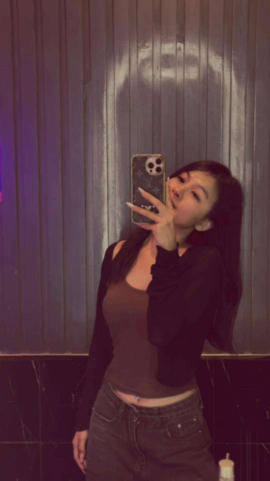 @J✨