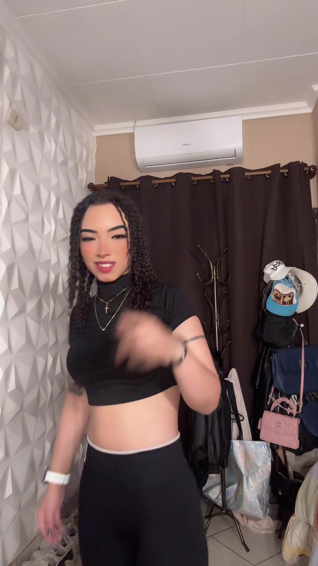 @majov17_