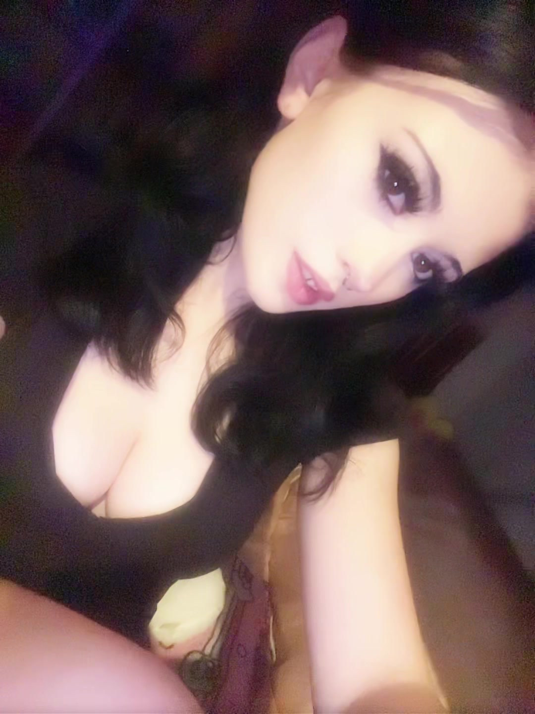 @v4mp_d0llrot4u