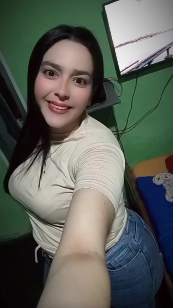 @Valeria largo💖