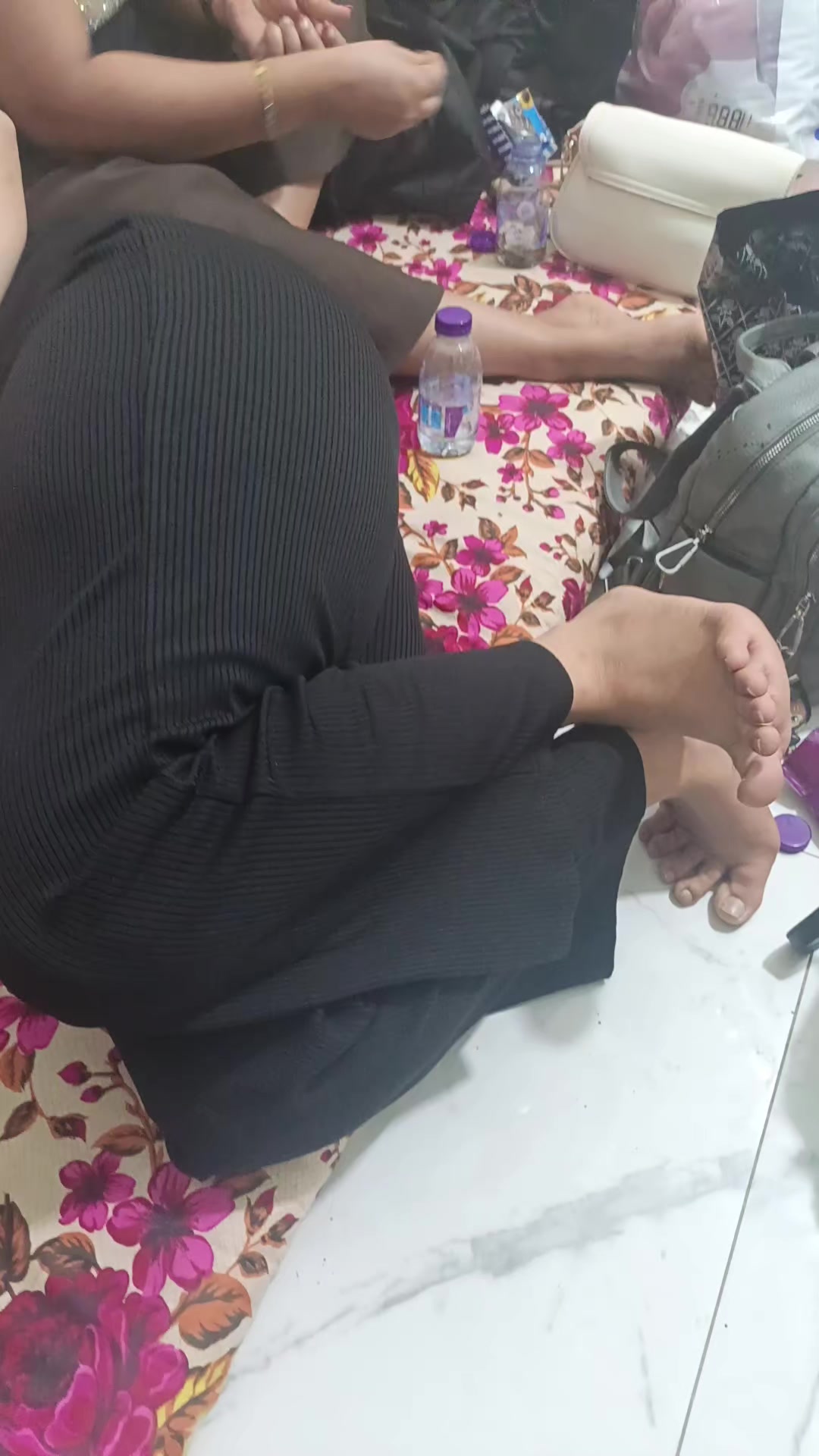 @057 292 7974