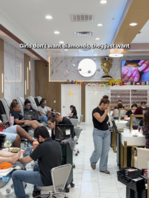 @Luxx Nail Bar San Antonio