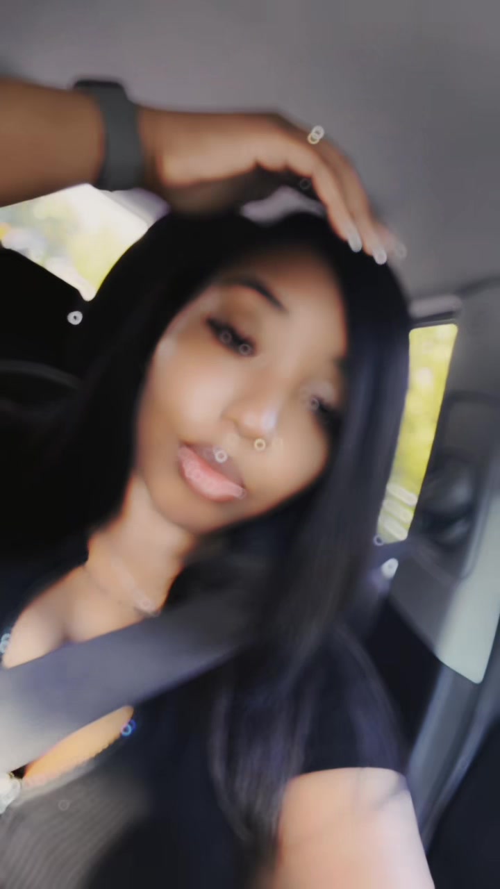 @Kayy_Bella_