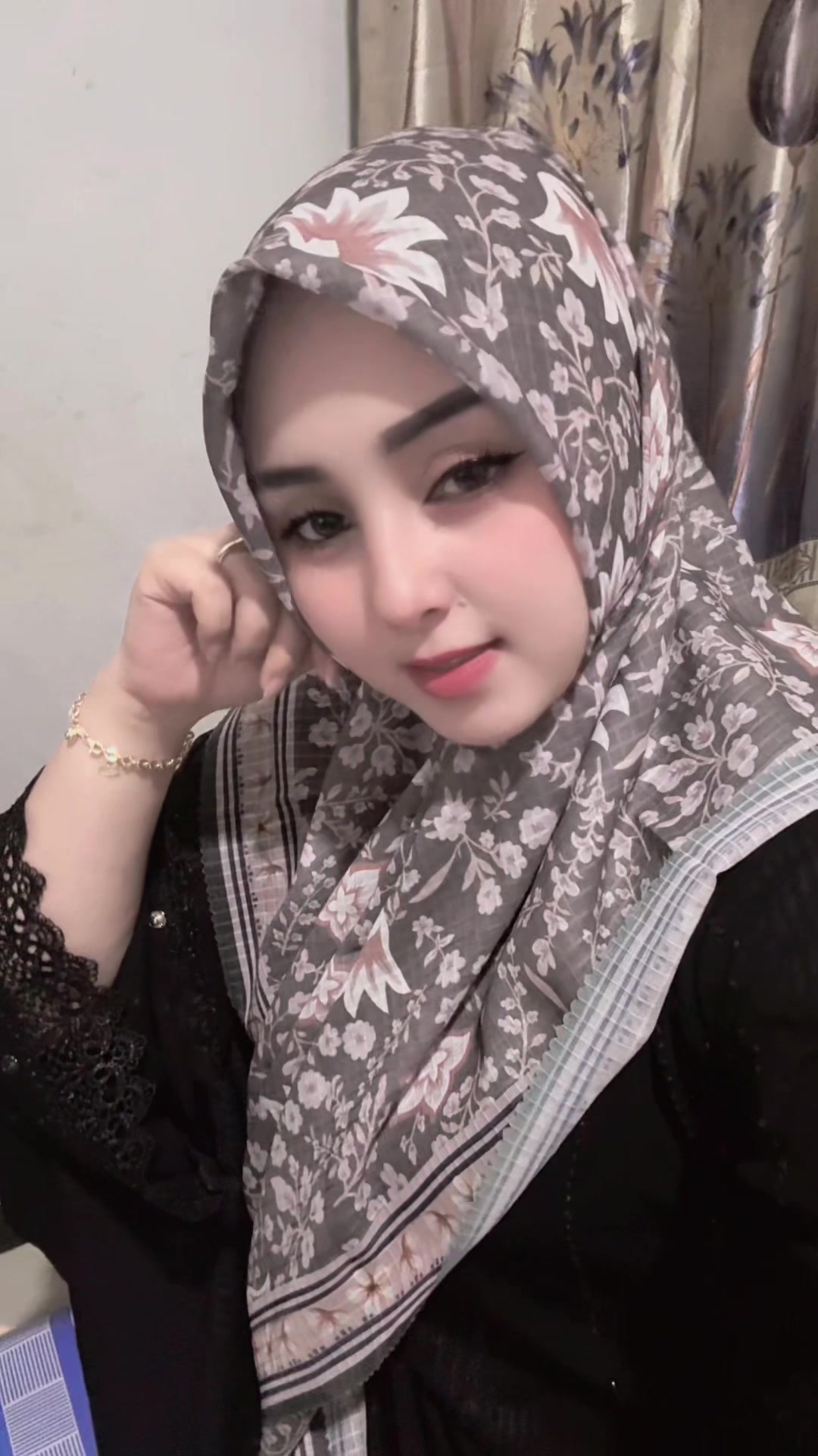 @Ipah_Angel_Dhikandani