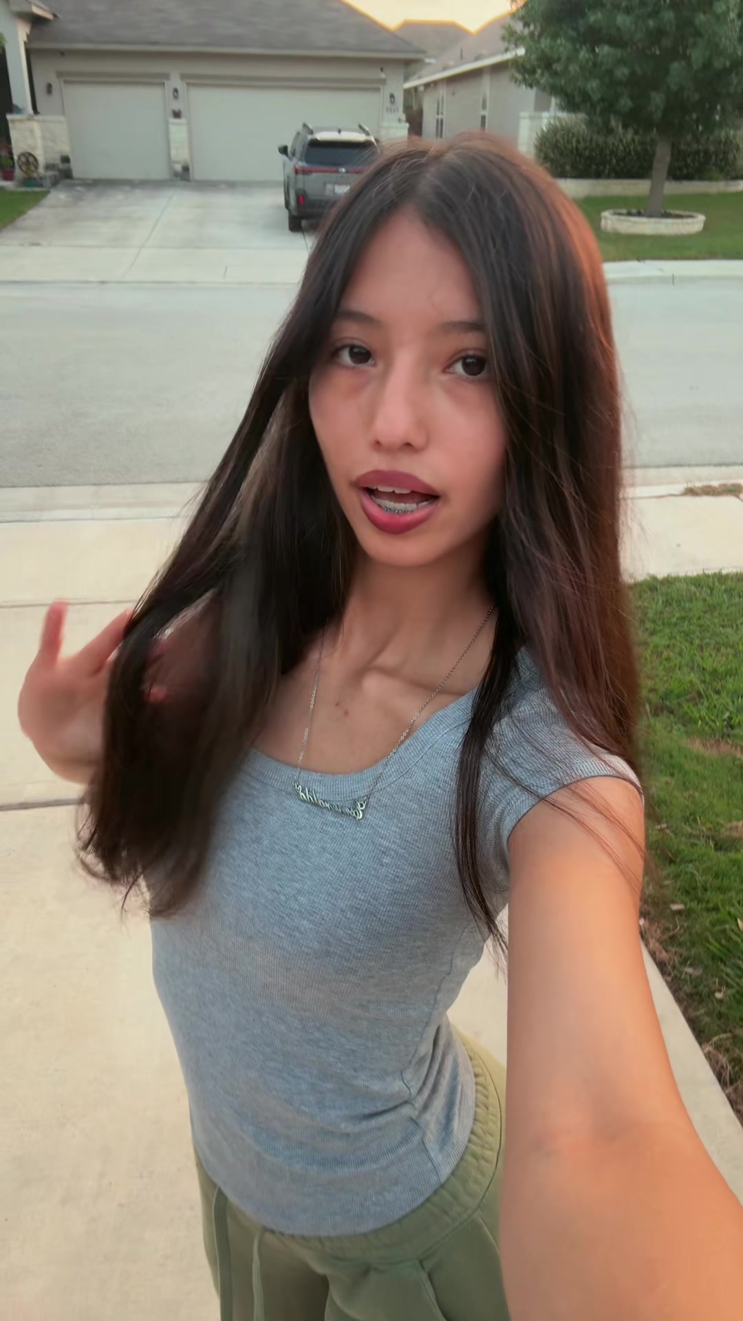 @Esmi